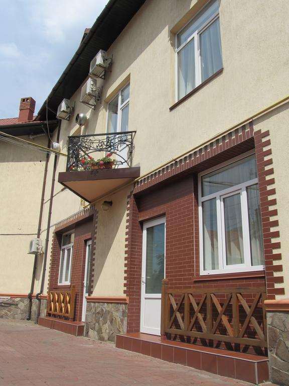 Kaiser Hotel Chernivtsi Exterior photo