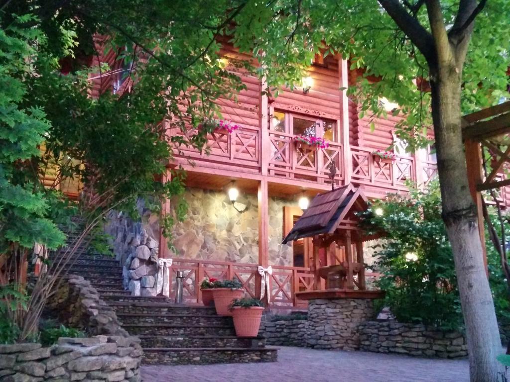 Kaiser Hotel Chernivtsi Exterior photo
