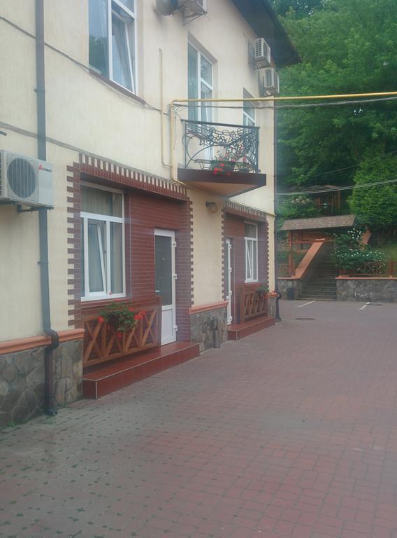 Kaiser Hotel Chernivtsi Exterior photo